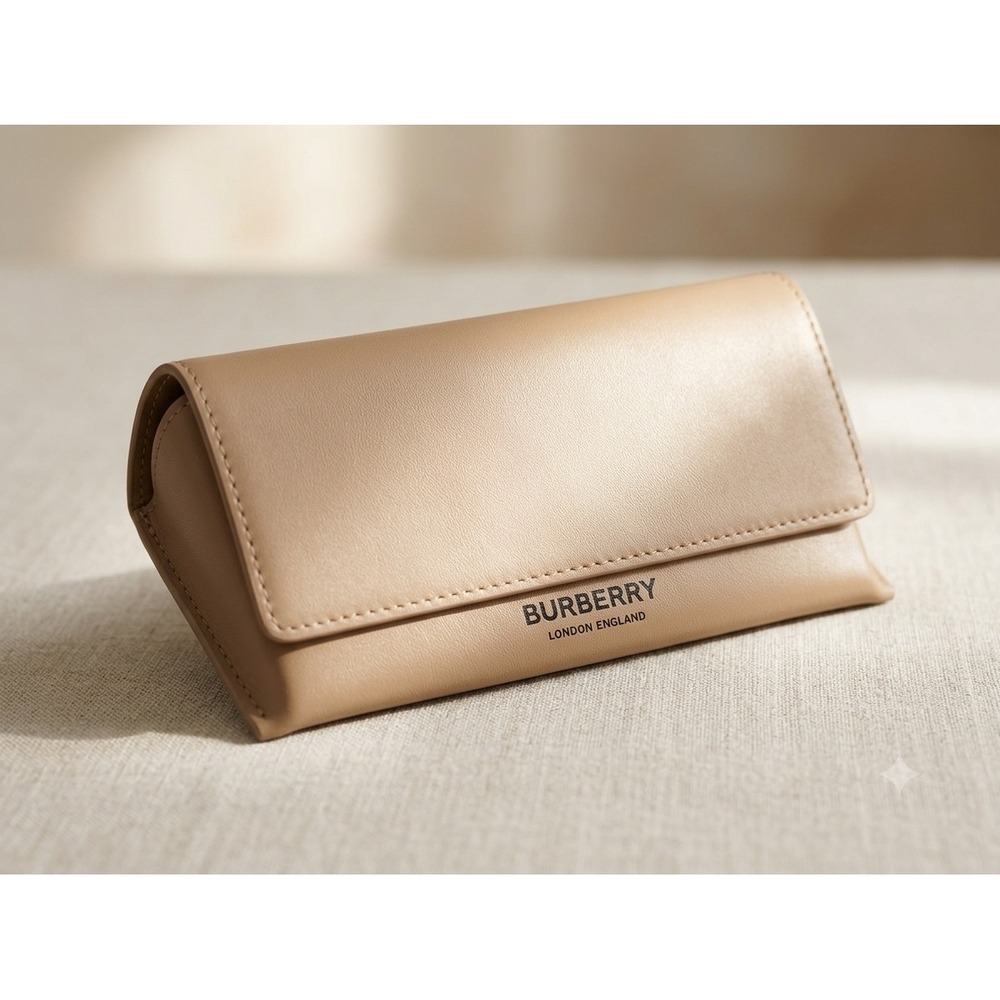 Burberry‎ London England Tan Leather Sunglasses Case Magnetic Flap Closure